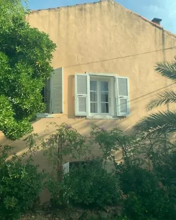 Frühstückspension Les Rosiers - Hellebore