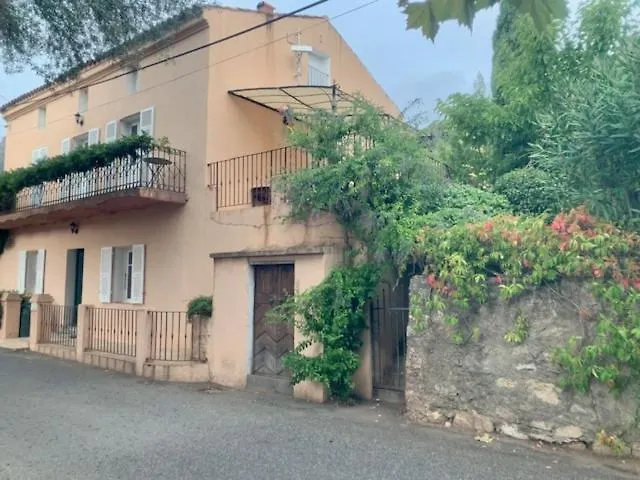 Les Rosiers - Hellebore Bed & Breakfast Conca